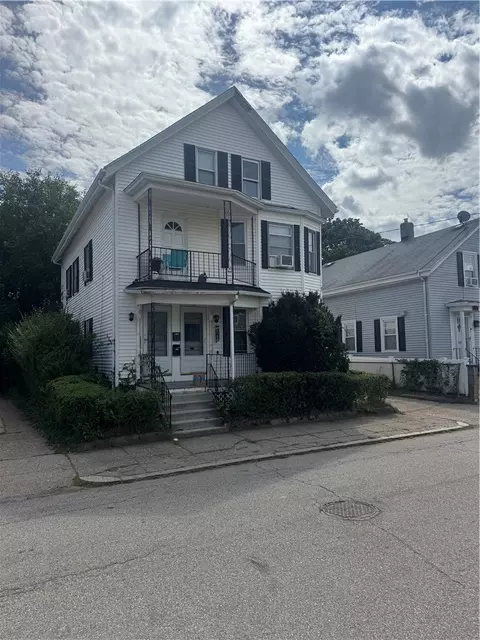 101 Johnson St, Pawtucket, RI 02860