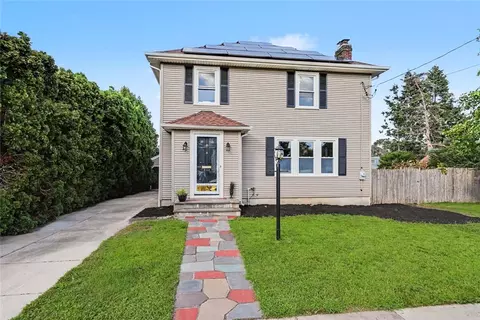 235 Beckwith St, Cranston, RI 02910