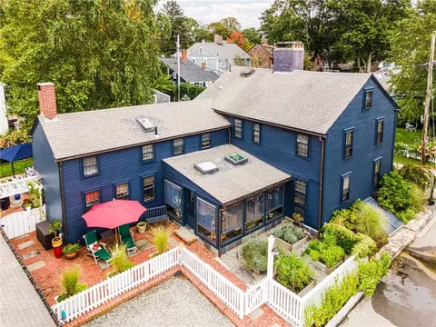 11 Fountain St, North Kingstown, RI 02852