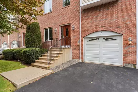 131 Fruit Hill Ave #10, North Providence, RI 02911