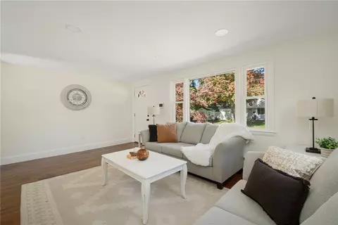 Living - 330 Manolla Ave, Warwick, RI 02888 photo 1 of 3