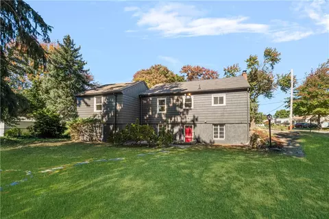 Exterior - 330 Manolla Ave, Warwick, RI 02888 photo 3 of 6