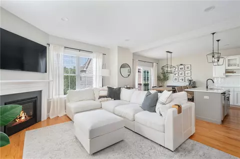 601 Hunting Hill Dr, Cumberland, RI 02864