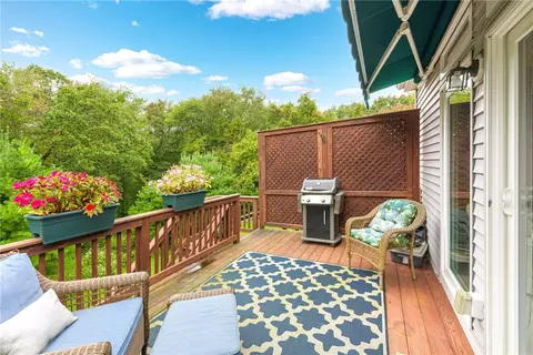 Exterior - 121 Hampton Way, South Kingstown, RI 02879 photo 5 of 8