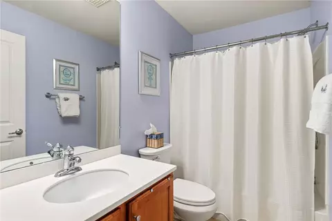 Bath - 121 Hampton Way, South Kingstown, RI 02879 photo 4 of 5