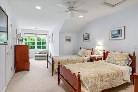 Bedroom - 121 Hampton Way, South Kingstown, RI 02879 photo 4 of 9