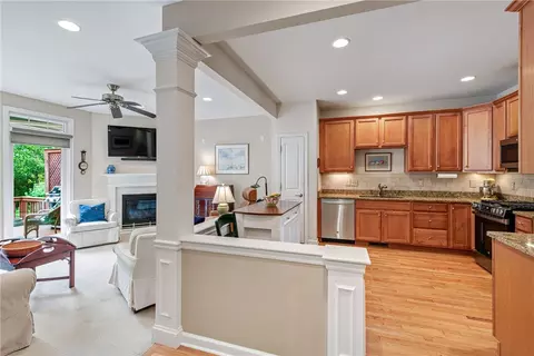 Kitchen - 121 Hampton Way, South Kingstown, RI 02879 photo 4 of 4