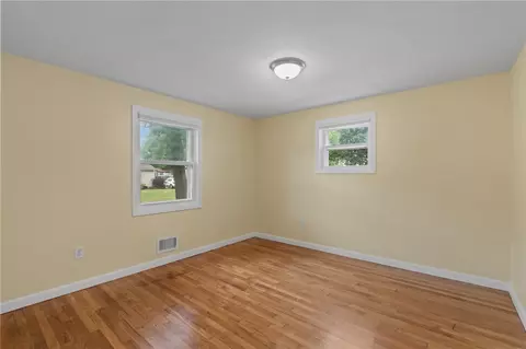 Bedroom - 66 Palace Ave, Warwick, RI 02886 photo 7 of 12