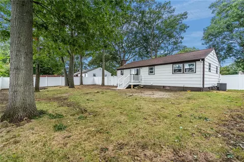Exterior - 66 Palace Ave, Warwick, RI 02886 photo 3 of 8