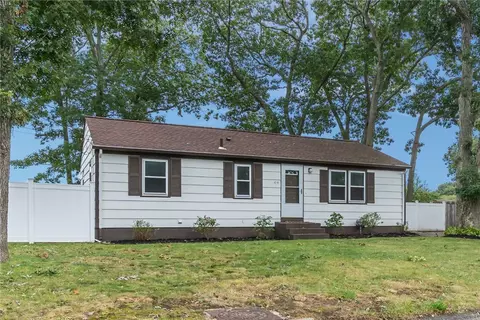 Exterior - 66 Palace Ave, Warwick, RI 02886 photo 2 of 8