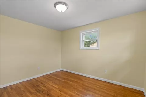 Bedroom - 66 Palace Ave, Warwick, RI 02886 photo 11 of 12
