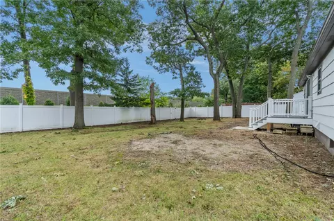 Exterior - 66 Palace Ave, Warwick, RI 02886 photo 8 of 8