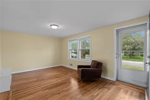 Living - 66 Palace Ave, Warwick, RI 02886 photo 3 of 4