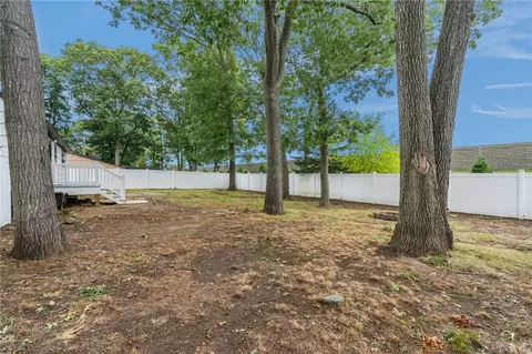 Exterior - 66 Palace Ave, Warwick, RI 02886 photo 7 of 8