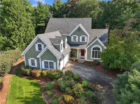 1 Gladding Dr, Cumberland, RI 02864