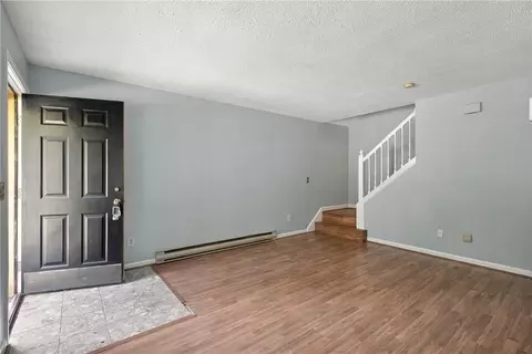 Living - 200 Post Rd #618, Warwick, RI 02888 photo 3 of 4