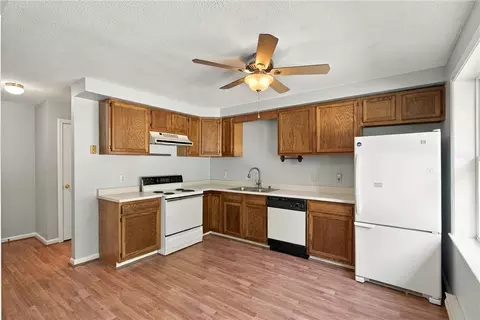 Kitchen - 200 Post Rd #618, Warwick, RI 02888 photo 1 of 3