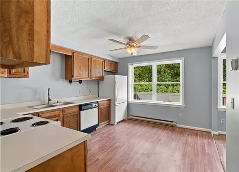 Kitchen - 200 Post Rd #618, Warwick, RI 02888 photo 3 of 3