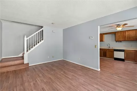 Living - 200 Post Rd #618, Warwick, RI 02888 photo 1 of 4