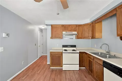 Entry Way - 200 Post Rd #618, Warwick, RI 02888 photo 1 of 2