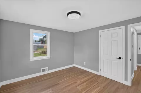 Bedroom - 59 Graybar Rd, Warwick, RI 02888 photo 4 of 5