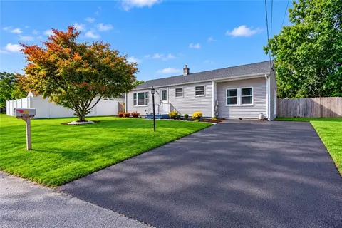 Exterior - 59 Graybar Rd, Warwick, RI 02888 photo 2 of 4