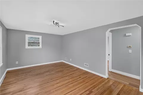 Living - 59 Graybar Rd, Warwick, RI 02888 photo 1 of 4