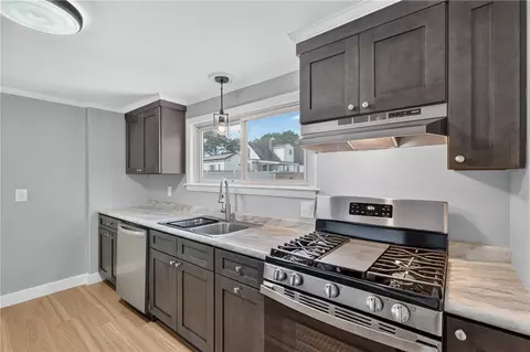 Kitchen - 59 Graybar Rd, Warwick, RI 02888 photo 4 of 4