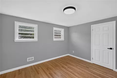 Bedroom - 59 Graybar Rd, Warwick, RI 02888 photo 1 of 5