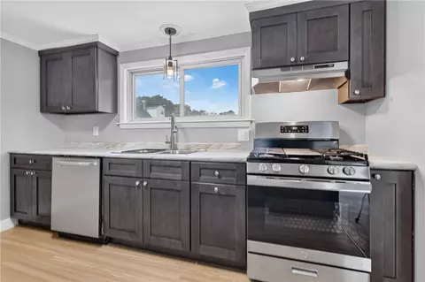 Kitchen - 59 Graybar Rd, Warwick, RI 02888 photo 1 of 4