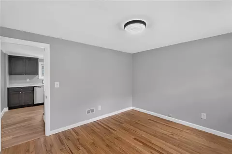 Living - 59 Graybar Rd, Warwick, RI 02888 photo 2 of 4
