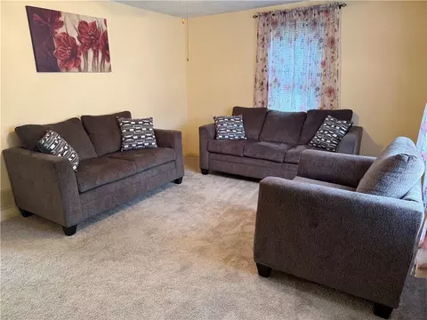 20 Crystal Dr, Warwick, RI 02889 photo 5