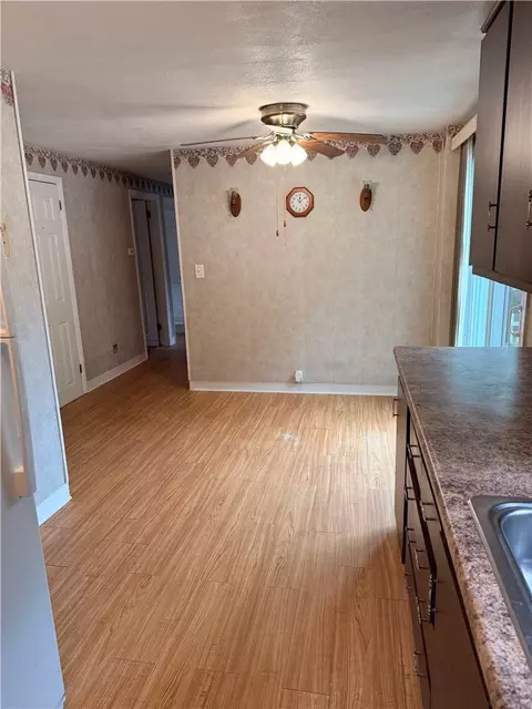 20 Crystal Dr, Warwick, RI 02889 photo 3