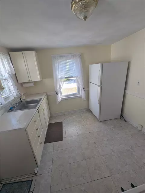 Kitchen - 23 Harmony Ct, Warwick, RI 02889 photo 3 of 3