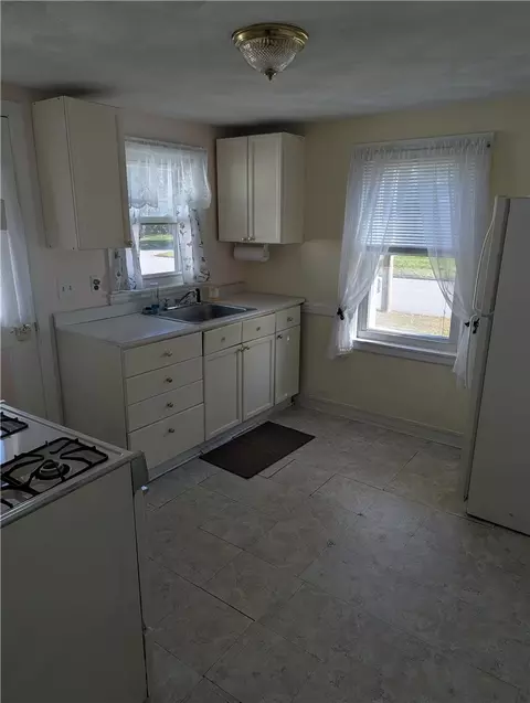 Kitchen - 23 Harmony Ct, Warwick, RI 02889 photo 1 of 3