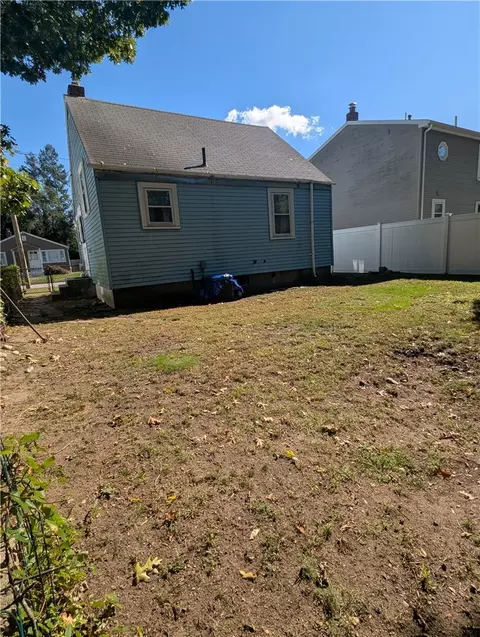 Exterior - 23 Harmony Ct, Warwick, RI 02889 photo 7 of 8