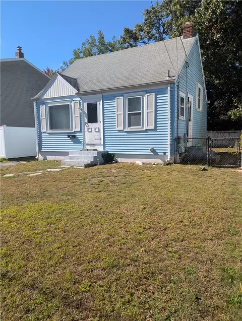 Exterior - 23 Harmony Ct, Warwick, RI 02889 photo 2 of 8