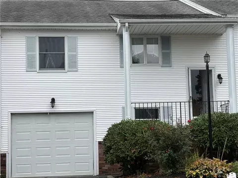 26 Scenery Ln, Johnston, RI 02919
