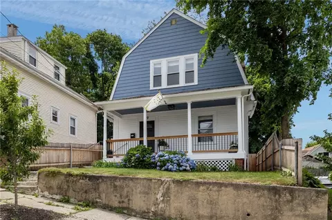 49 Woodbine St, Providence, RI 02906