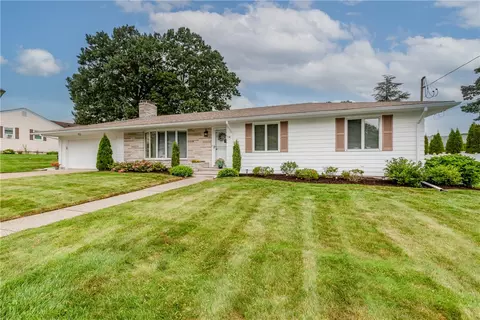 14 Brookfarm Rd, North Providence, RI 02904