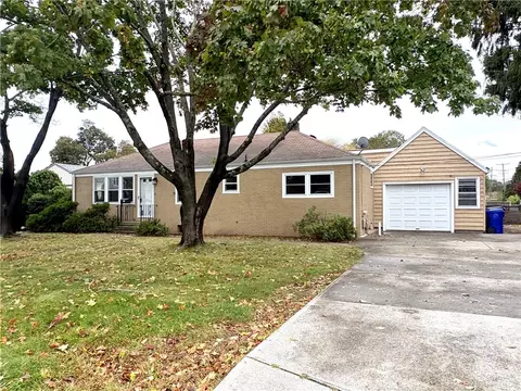 85 Hilton Ave, Riverside, RI 02915