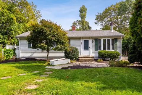 455 S Lake Rd, Tiverton, RI 02878