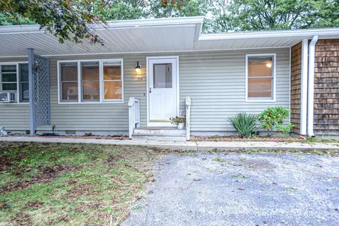 29 W Castle Way #B, Charlestown, RI 02813