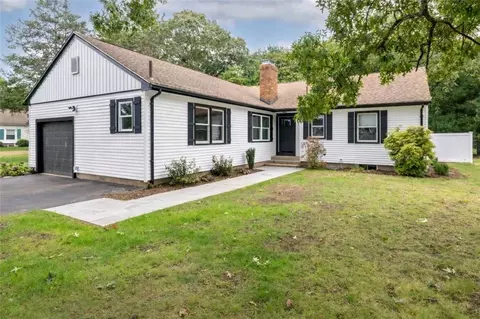 5 Sweetfern Rd, Warwick, RI 02888