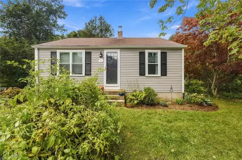 87 Potowomut Rd, East Greenwich, RI 02818
