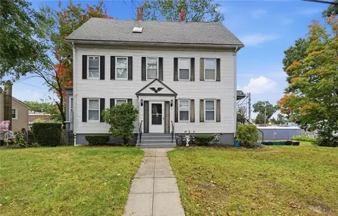 Exterior - 7 Broad St, Warwick, RI 02888 photo 4 of 7