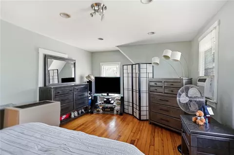 Bedroom - 7 Broad St, Warwick, RI 02888 photo 6 of 12