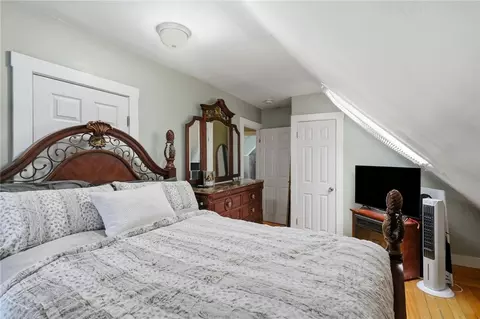 Bedroom - 7 Broad St, Warwick, RI 02888 photo 9 of 12