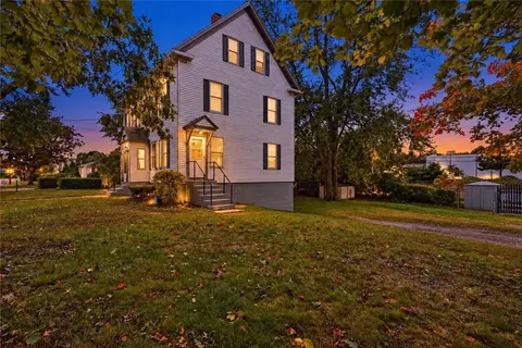 Exterior - 7 Broad St, Warwick, RI 02888 photo 2 of 7