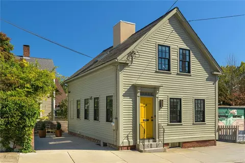 4 Traverse St, Providence, RI 02906